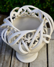 Load image into Gallery viewer, 001 Iris Centerpiece Vase