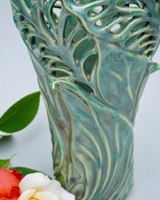 Load image into Gallery viewer, 012 Green Coral Vase