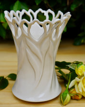 Load image into Gallery viewer, Tulip Vase