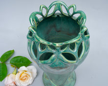 Load image into Gallery viewer, 009 Craftsman Vase 1