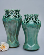 Load image into Gallery viewer, 009 Craftsman Vase 1