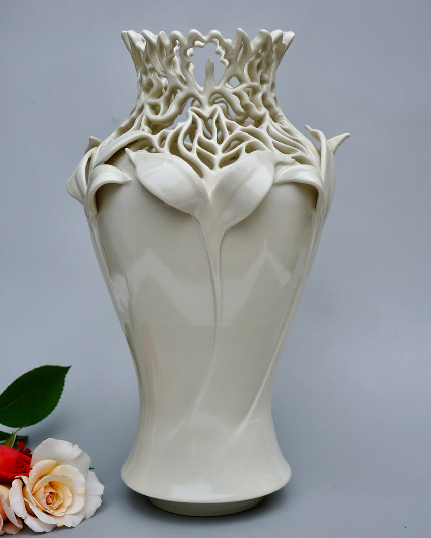 010 Iris Centerpiece Vase