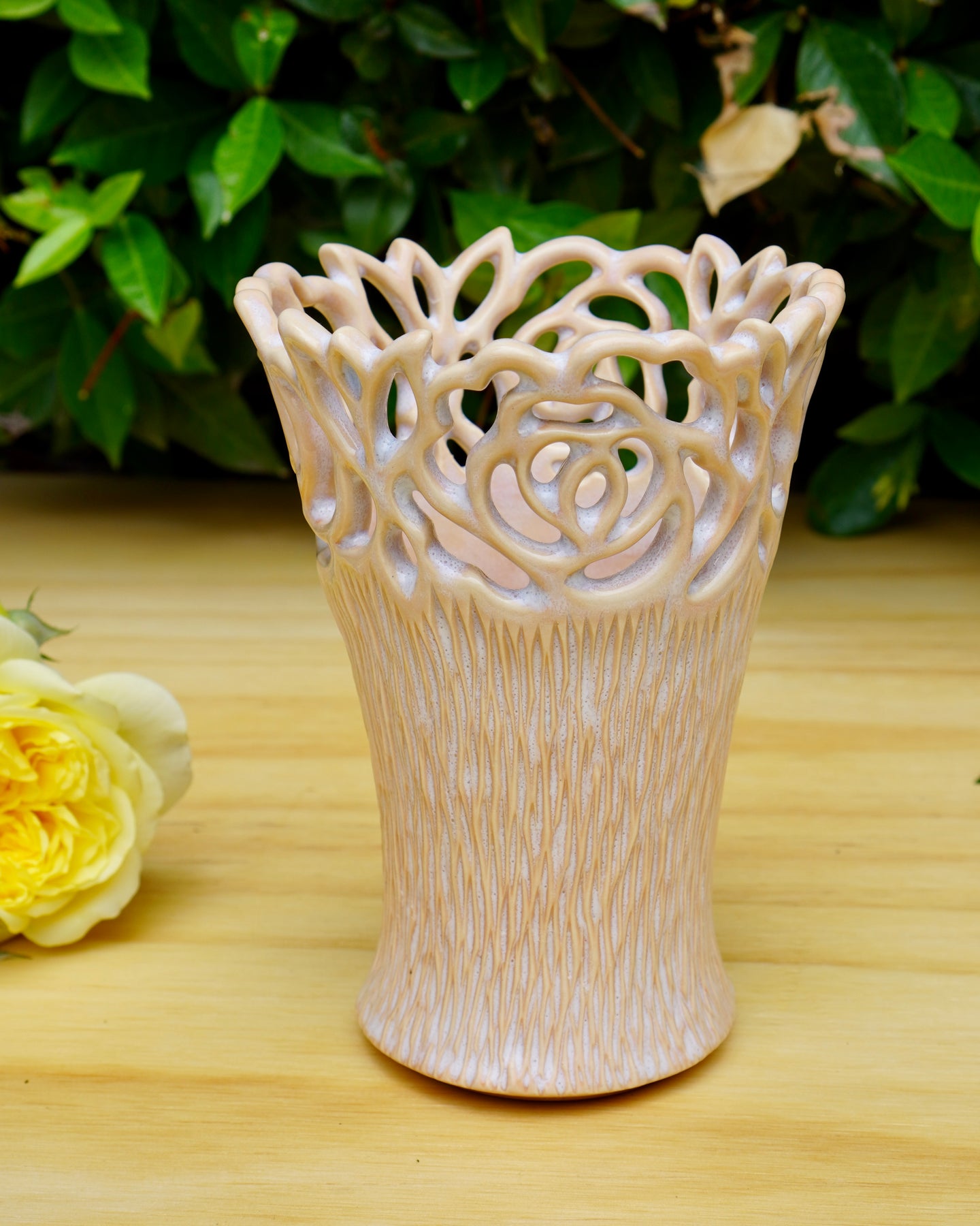 Rose Vase in Pink