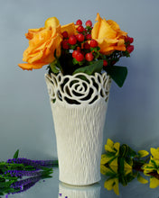 Load image into Gallery viewer, Rose Vase